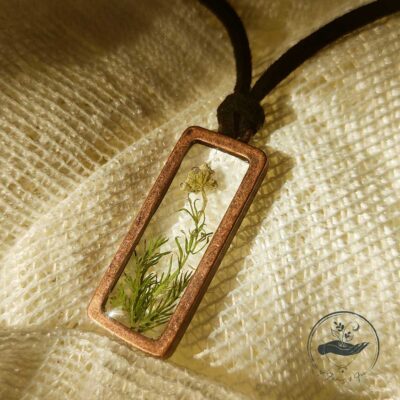 Dried Flower Resin Necklace